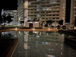 FREE Parking, Pool, Gym, Netflix, Wi-fi, PS4!