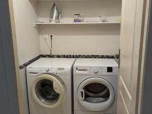 Charmante maison de campagne avec jardin privé, près de Paris et Orléans, idéale pour familles - FR-1-590-136