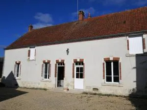 Gîte Champêtre à Mareau-aux-Prés: Terrasse, Jardin, et Confort pour 6 personnes - FR-1-590-140 - 埃尔顿