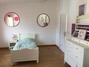 Grand gîte avec piscine, cheminée et terrasse près de Lunéville, idéal pour familles et groupes - FR-1-584-84