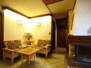 Gîte familial avec salle de jeux, cheminée, terrasse et proche de sites touristiques - FR-1-589-186