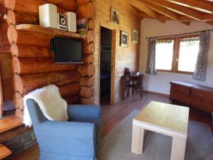 Maisons de vacances Chalet en Rondins Au Coeur de la Nature avec Confort Moderne pres de Strasbourg - FR-1-589-228 : photos des chambres