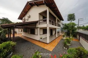 Casa a 100m da praia em Barra Velha AIA2200 - Itajubá