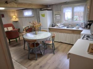 Gîte paisible en forêt avec terrasse, 4 personnes - FR-1-589-322
