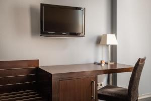 Double Room (1 Adult) room in Hotel Madanis