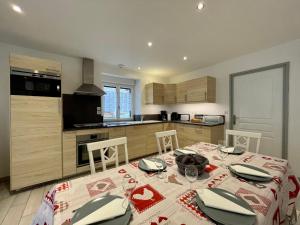 Maisons de vacances Gite Blavozy, 4 pieces, 6 personnes - FR-1-582-24 : photos des chambres