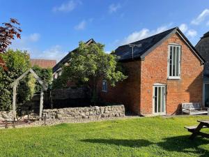 Cotswolds Country Cottage - Boutique & Romantic