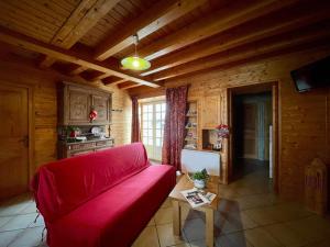 Maisons de vacances Gite familial avec terrasse proche chateaux, lac, et parcours aventure - FR-1-582-174 : photos des chambres