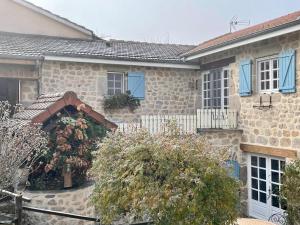 Gîte familial avec terrasse proche châteaux, lac, et parcours aventure - FR-1-582-174