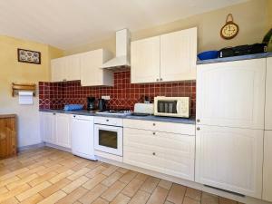 Maisons de vacances Gite Le Brignon, 3 pieces, 4 personnes - FR-1-582-177 : photos des chambres