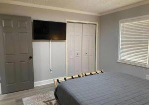 Modern 2BR Aparment near NC ZOO w Parking