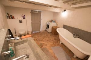 Maisons de vacances La Place, Clim - Double Terrasse : photos des chambres