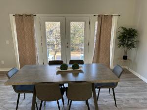 Decatur Delight Mixed- Use Apartments!