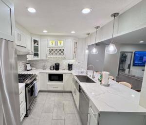 Rainforest Villa 4 Bedroom PoolSpa Walk2Disneyland