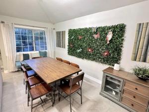 Rainforest Villa 4 Bedroom PoolSpa Walk2Disneyland