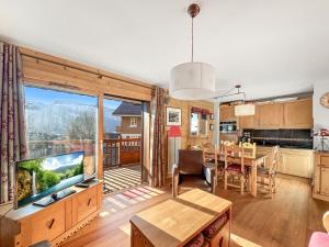 4 pieces centre village