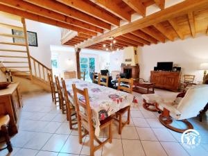 Maisons de vacances Gite Saint-Thomas-de-Courceriers, 4 pieces, 8 personnes - FR-1-600-107 : photos des chambres