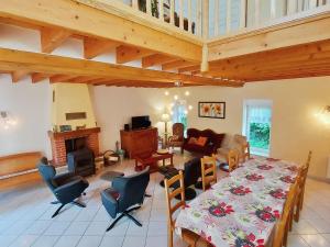 Maisons de vacances Gite Saint-Thomas-de-Courceriers, 4 pieces, 8 personnes - FR-1-600-107 : photos des chambres