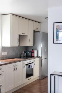 City Center,2 Bedroom Apartment with Parking