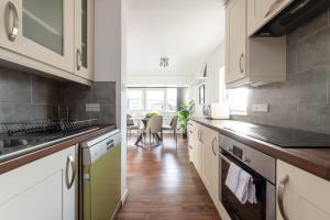 City Center,2 Bedroom Apartment with Parking