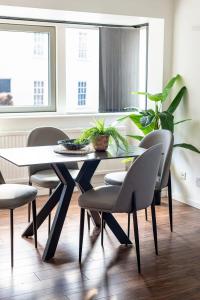 City Center,2 Bedroom Apartment with Parking