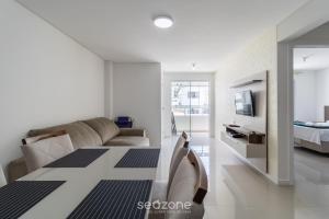 Apto c varanda loc. privilegiada em BC BFH0101