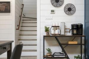 New Rustic Luxury Firepit Spa Games Sleeps 8