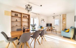 Beautiful Home In Slivnica With Wifi