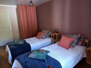 Maisons de vacances Gite Auzon, 3 pieces, 4 personnes - FR-1-582-338 : photos des chambres