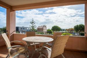 AT130 Casa con piscina privada, aire acondicionado y garaje