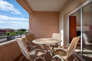 AT130 Casa con piscina privada, aire acondicionado y garaje