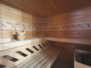Charmant Gîte Rénové avec Sauna en Haute-Loire, Parfait pour Randonnées et Repos - FR-1-582-344
