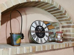 Gîte paisible rénové à St Just, terrasse privée, randonnées, proche Puy en Velay - FR-1-582-343