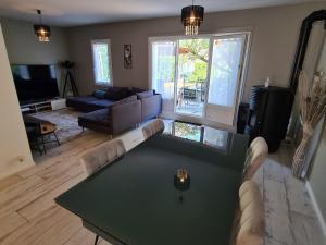 Gîte tout confort avec jacuzzi, proche Loire et forêt dOrléans, idéal pour séjours nature et détente - FR-1-590-253