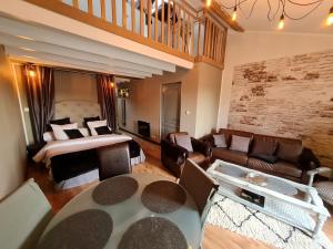 Charme du XVIIe siècle près de Nancy, jardin privé et sentiers balisés - FR-1-584-194