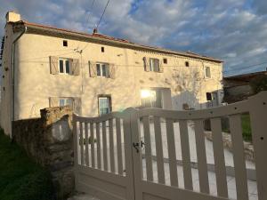 Maisons de vacances Gite Autrac, 4 pieces, 6 personnes - FR-1-582-375 : photos des chambres