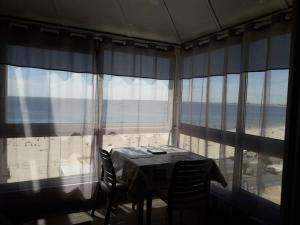 Appartements FACE MER PORNICHET BAIE DE LA BAULE GRAND STUDIO : photos des chambres
