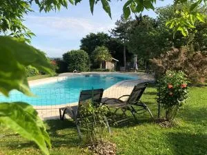 Charmantes chambres d'hôtes avec piscine et coin cuisine près de l'abbaye de Solesmes - FR-1-410-404 - 普里西尼