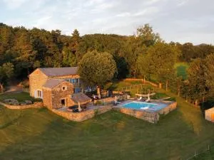 Séjour champêtre : magnifique ferme réhabilitée avec piscine, terrasses et confort moderne à St Étienne Lardeyrol - FR-1-582-389 - 圣于连－沙普特伊