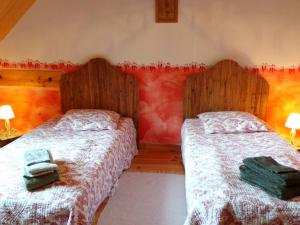 B&B / Chambres d'hotes Guestroom Fougerolles, 2 pieces, 4 personnes - FR-1-591-475 : photos des chambres