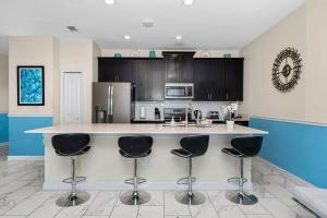 Mins from Disney Free Water Park w Lazy River