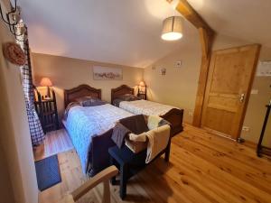 B&B / Chambres d'hotes Guestroom Rochesson, 1 piece, 2 personnes - FR-1-589-575 : photos des chambres