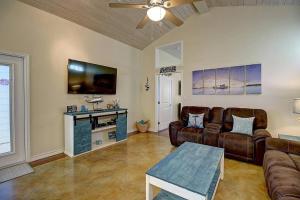 Blue Pelican at Pirates Bay Resort