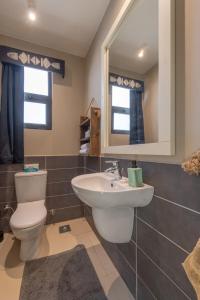 Ultimate Beachstyle Getaway Gouna 2BR Twinhouse. BBQ, Lagoon & Pool Access