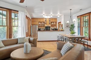 Urban Cowboy Villas - Heart of 704