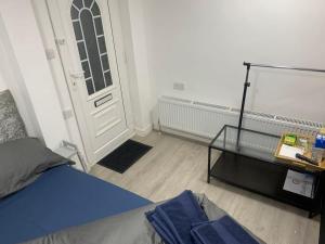 Cosy Studio Flat-Just Renovated-Free Street Parking & Independent Entrance
