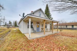 Peaceful Channing Retreat 3 Mi to Lake Access!