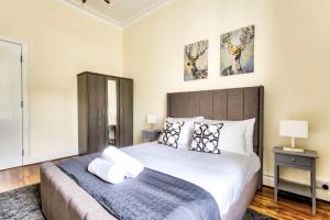 Stunning 5 bedroom apt, close to city centre, SEC, Hydro and motorway