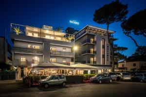 Appartamenti Residence Giardini CENTRALISSIMO AL MARE