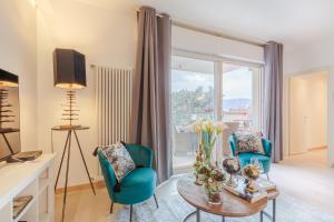 Serenity Vista Penthouse with Terrace in the City